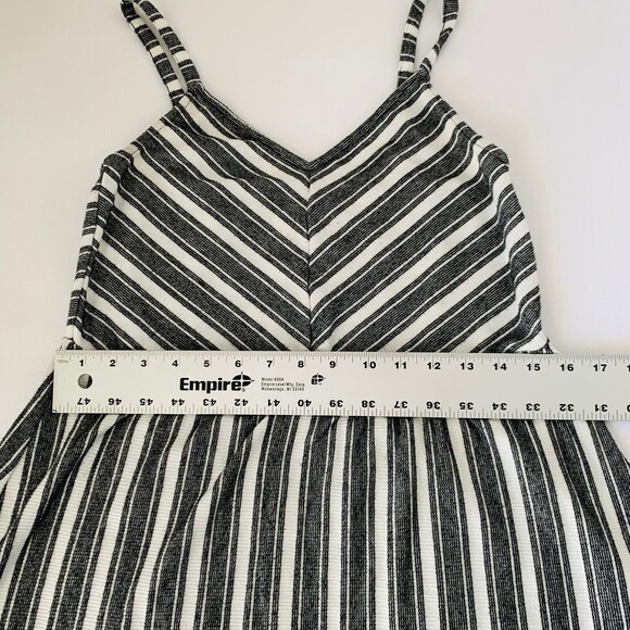 Universal Thread Mini Dress M Charcoal Stripe VNeck Preppy Neutral Minimalist - Picture 7 of 12